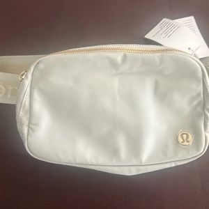 Brand new lululemon belt bag